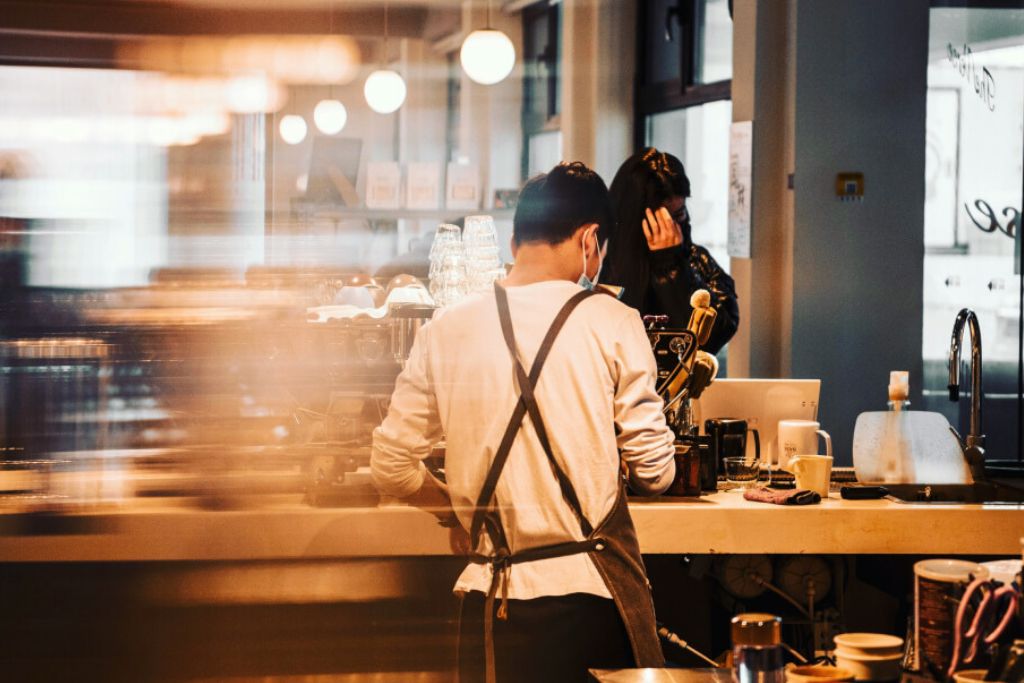 Strategi Bangun Cafe di Kota Kecil Tapi Tetap Ramai Pelanggan
