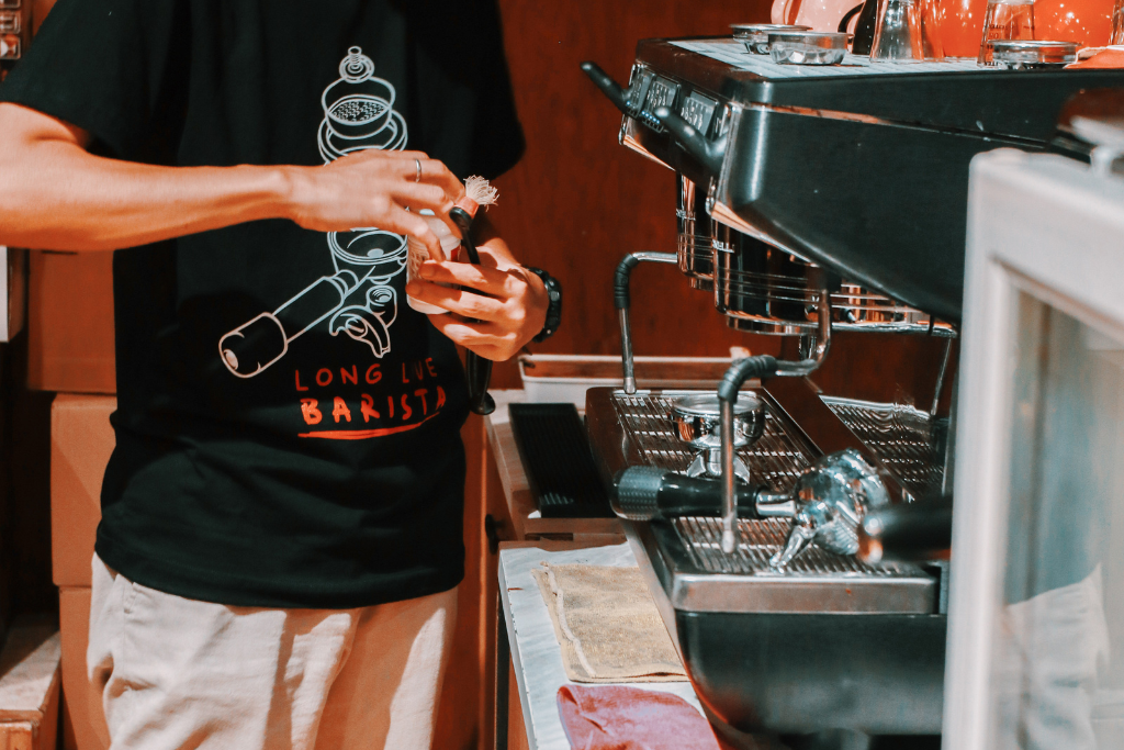  Belajar Barista Itu Butuh Passion atau Cukup Skill? 