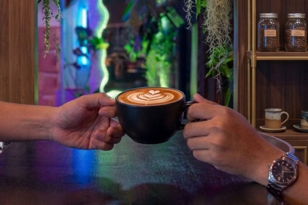 ☕ Peran Barista di Mata Customer